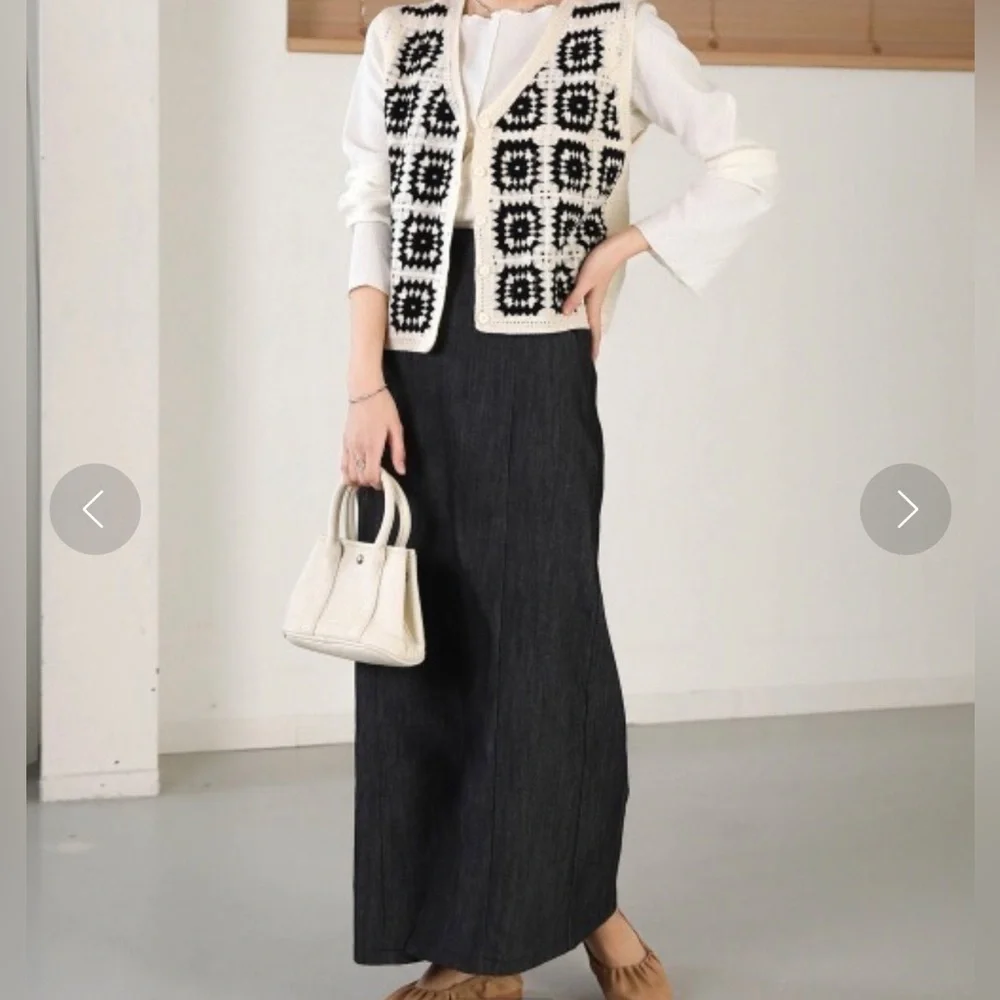 LA SEINE Black and Cream Crochet Vest  Size M/L
